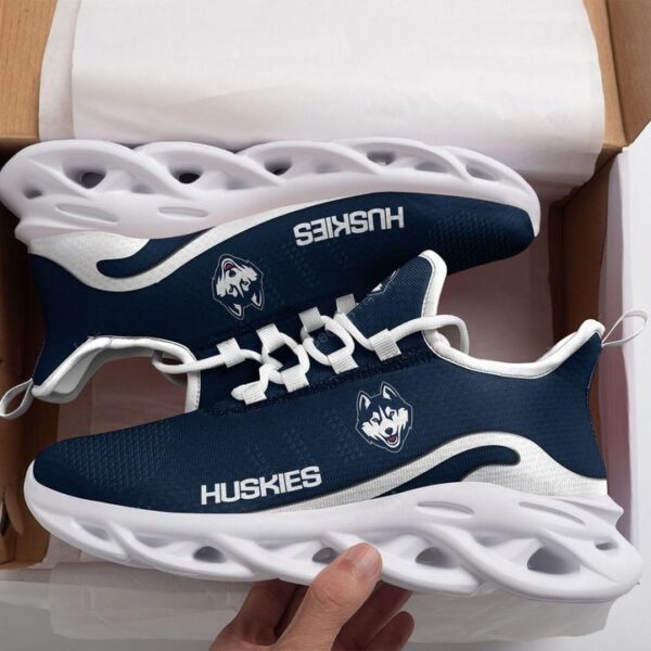 UConn Huskies Max Soul Shoes